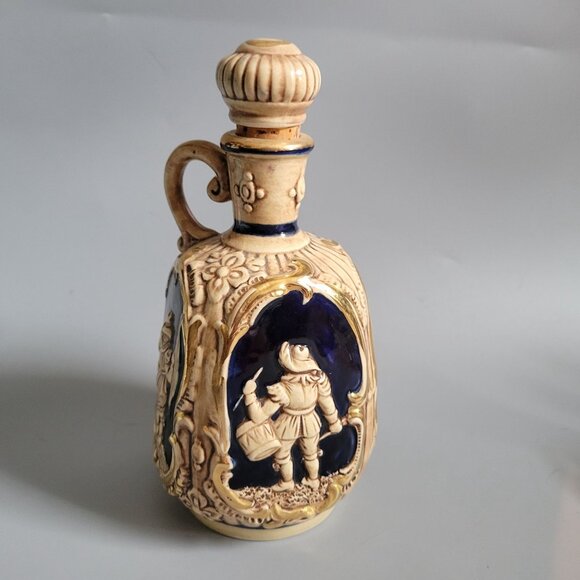 Vintage SMR Japan Ceramic Musical Decanter With Stopper & Knight Relief Design - Picture 2 of 6